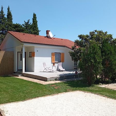 Holiday Home Mirela Sisan Ngoại thất bức ảnh