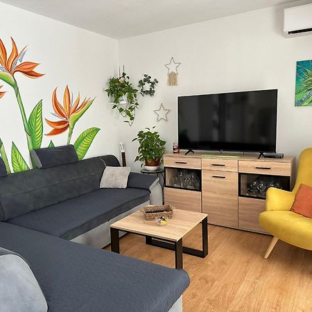 Holiday Home Mirela Sisan Ngoại thất bức ảnh